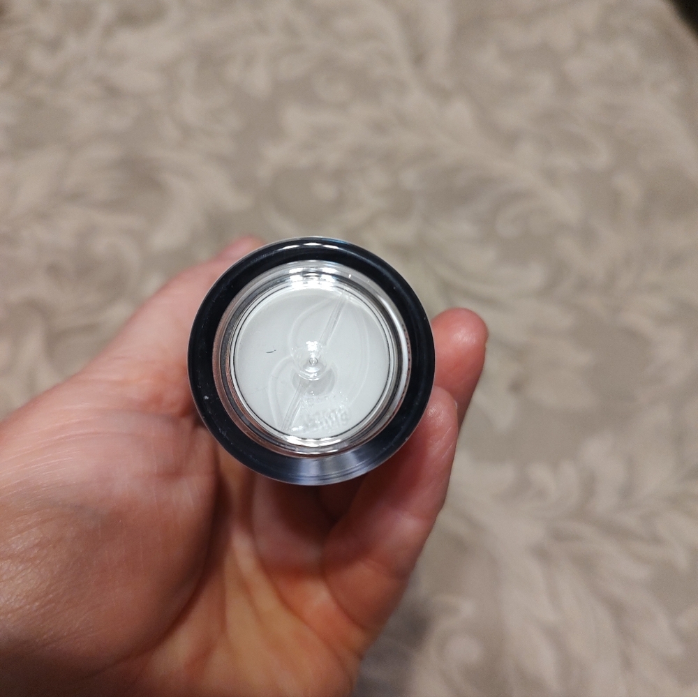 🕷️🐈⬛🕷️ NWT L.A. Girl Pro Coverage White Liquid Foundation - Picture 8 of 13
